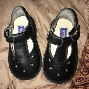 Size 5 black l,Mours